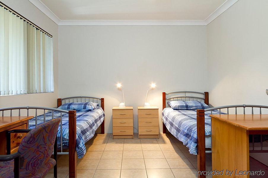 Arrival Lodge Hostel Accommodation Голд-Кост Экстерьер фото